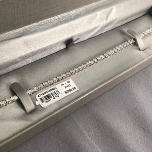 Brand new 2 ct diamond bracelet.